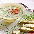 Spargelcremesuppe mit Schnittlauchröllchen