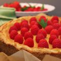 Veganer Käsekuchen mit Himbeeren