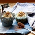 Einfache Marmor-Cucpakes mit Sahnetopping