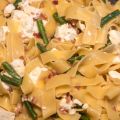 Bandnudeln mit grünen Bohnen, Bacon und[...]
