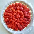 Flaumiger Erdbeer-Buttermilch-Kuchen mit Sumach
