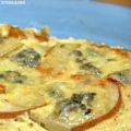 Flammkuchen mit Birne und Gorgonzola