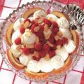 Eisschale mit Beeren