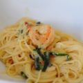 Pasta mit Garnelen, Zucchini und Tomaten