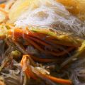 Koreanischer Glasnudelsalat