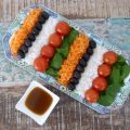 Regenbogen-Salat mit Aprikosen-Pflaumen-Dressing