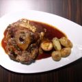 Ossobuco alla milanese an Gemüse und[...]