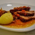Klassischer bayrischer Schweinebraten mit Kruste