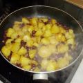 Bratkartoffeln mit Blutwurst in Senf-Sahne-Soße