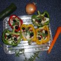 Gegrillte Paprika mit Käse-Oliven Füllung
