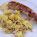 Bratwurst und Kartoffelsalat