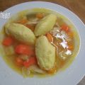 Hühnerbrühe mit Grießklößchen