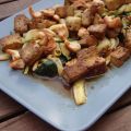 Gurken-Zucchini-Salat mit Cashews und[...]