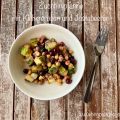 Zucchinipfanne mit Kichererbsen und Jostabeeren