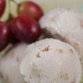 Trauben-Ziege Eiscreme (Grape Icecream with[...]