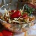 Slowakischer Salat mit Chillis und Käse - sehr[...]