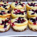 _cheesecakes with berries