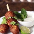 Orientalische Falafel mit Minzjoghurt