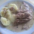 Fleischgericht - Kaninchen mit Zwibbelbriehe