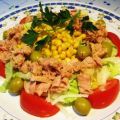 Großer bunter Salat mit Thunfisch ...