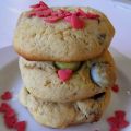 Weiche Cookies mit Schokostücken und Smarties