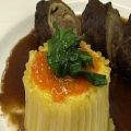 Rinderroulade an Makkaroni und Gemüse
