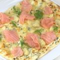 Flammkuchen mit Lachs und Artischocken