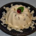 Pudding mit Sultaninen, Zitronat und Mandeln