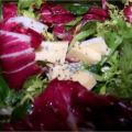 Bunter Salat mit Blauschimmelkäse und[...]