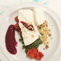 Ziegenkäse-Parfait mit Erdbeeren und Minz-Pesto