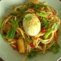 Udon-Nudelpfanne mit Ei