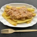 Pommes mit Saté Sauce