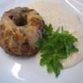 Gemüseknödel auf Meerrettich-Käse-Soße