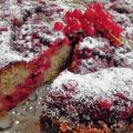 Mohnkuchen mit Johannisbeeren