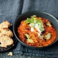 Linsenchili mit Käse-Röstbrot