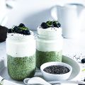 Avocado-Limetten Chia Pudding mit Kokos Joghurt