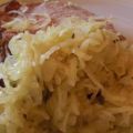 Großmutters Sauerkraut mit Äpfeln