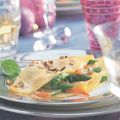 Haselnuss-Crêpes mit Spargel-Möhren-Ragout