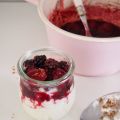 Milchreis mit roten Beeren