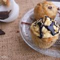 Bananen-Erdnuss-Cupcakes mit Schokostückchen