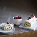 glutenfree swiss roll with berries & white[...]