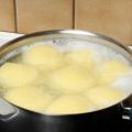 Thüringer Knödel von rohen Kartoffeln