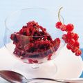 Buttermilch-Beeren-Granita