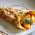 Crepes mit Karamellpfirsichen