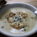 Spargelsuppe mit Blumenkohleinlage