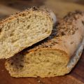 Baguette mit Thymian-Salzkruste