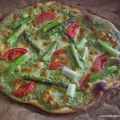 Frühlingspizza mit Bärlauchschmand und grünem[...]