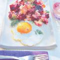 Kartoffel-Rote-Bete-Püree mit Ei
