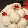 Schneebälle mit Kirschen