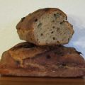 Brot im Kasten mit Oliven